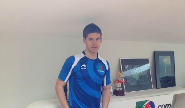 Idoate ya luce la camiseta de Asegarce